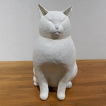 質感は薪窯でしか表現できない独特の味わいの白猫さん