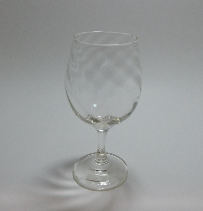 白瑠璃ガラス 十一方流れワイングラス19076